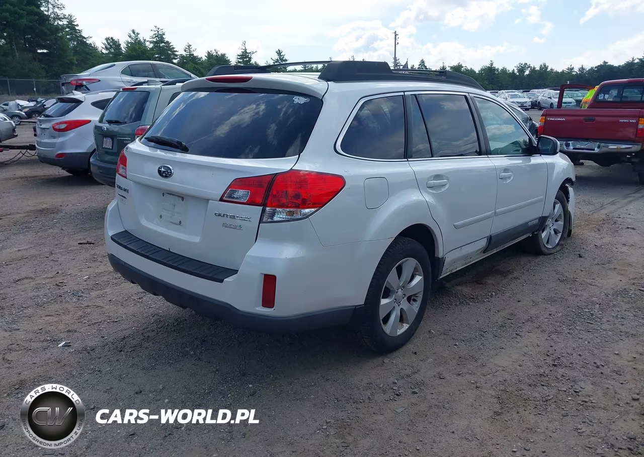2012 Subaru Outback 2.5I Premium VIN:4S4BRBCC8C3295735 - 4