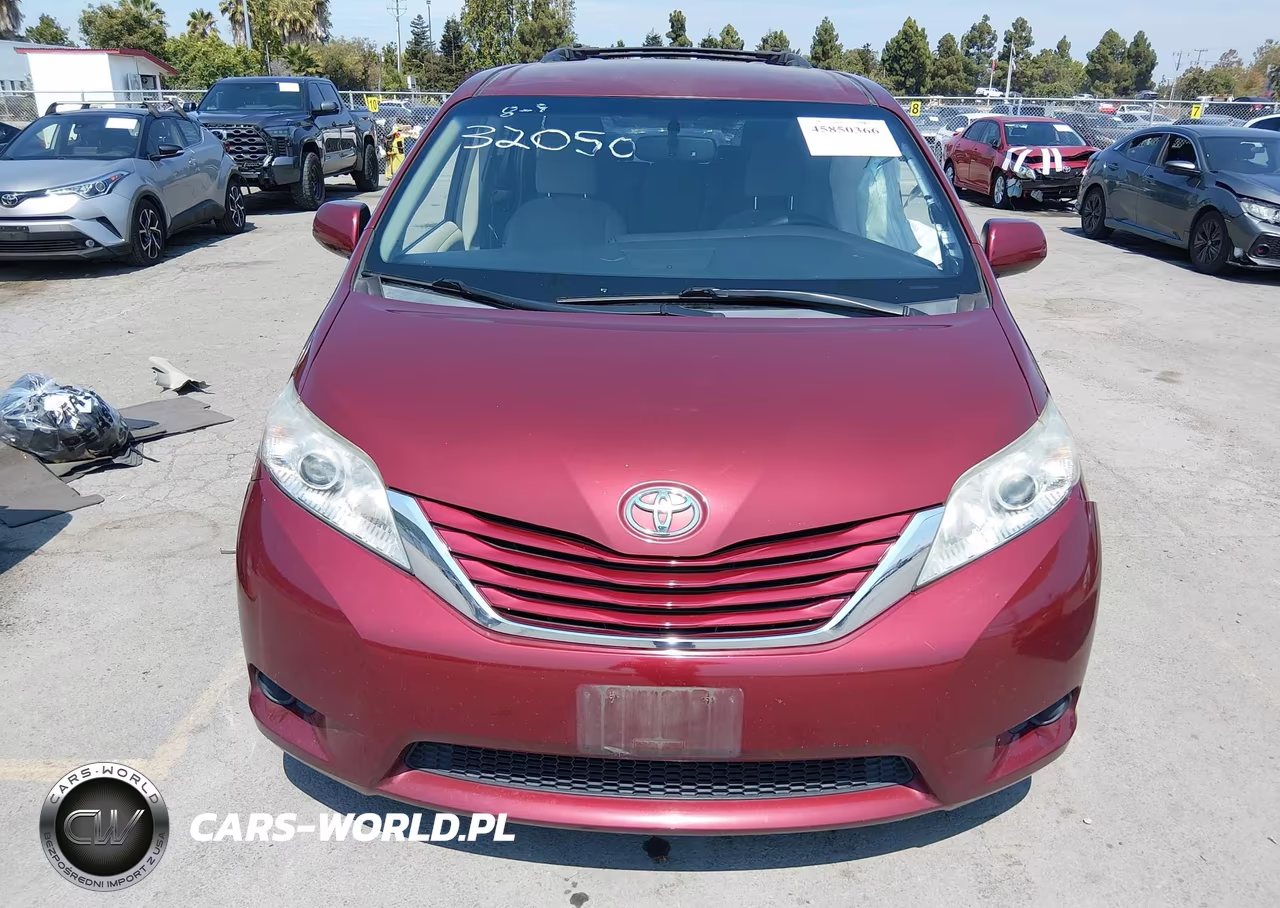 2015 Toyota Sienna Le 8 Passenger VIN:5TDKK3DC0FS671702 - 13