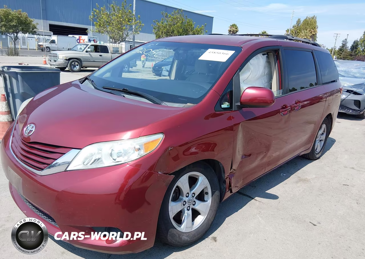 2015 Toyota Sienna Le 8 Passenger VIN:5TDKK3DC0FS671702 - 2