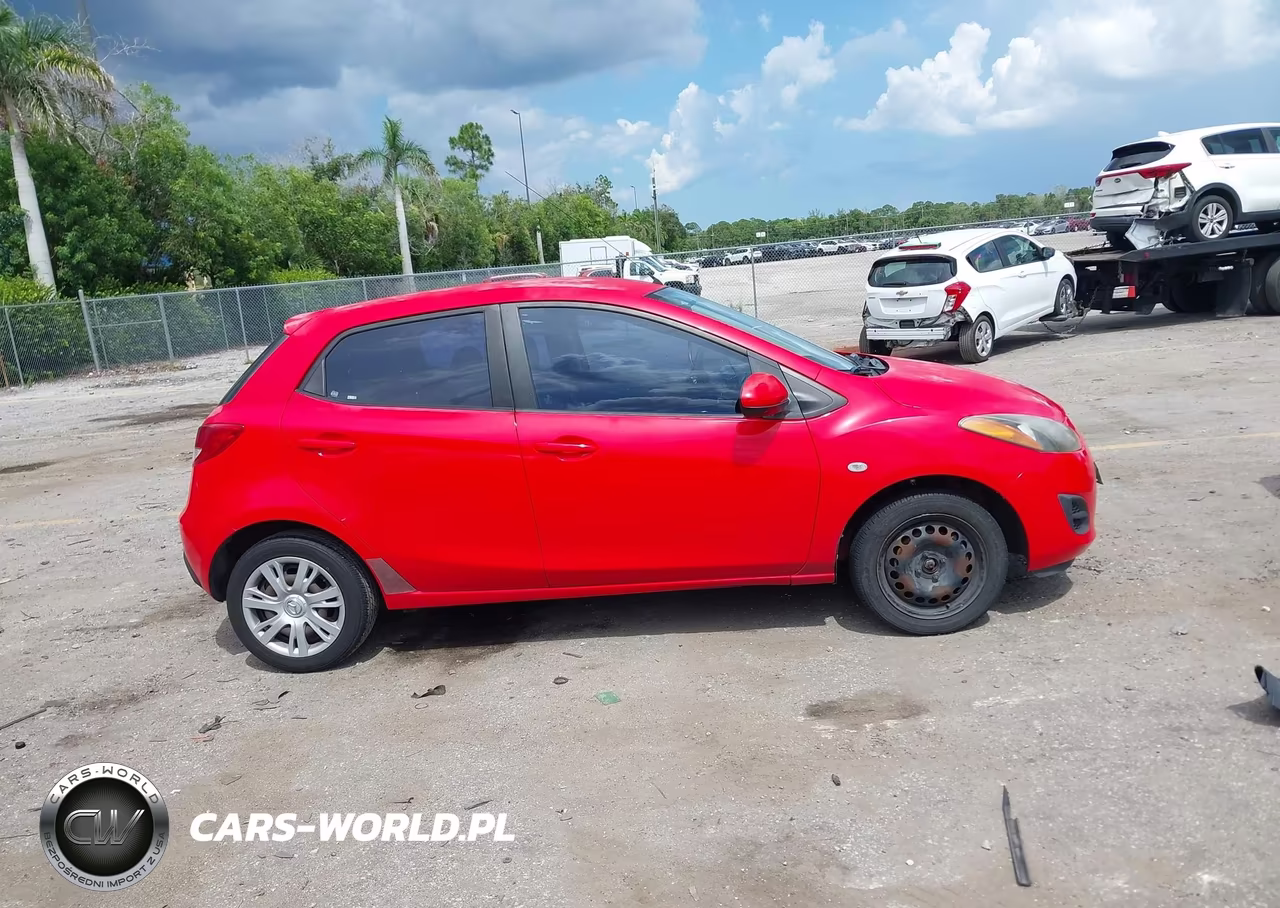 2013 Mazda Mazda2 Sport VIN:JM1DE1KY4D0170668 - 13