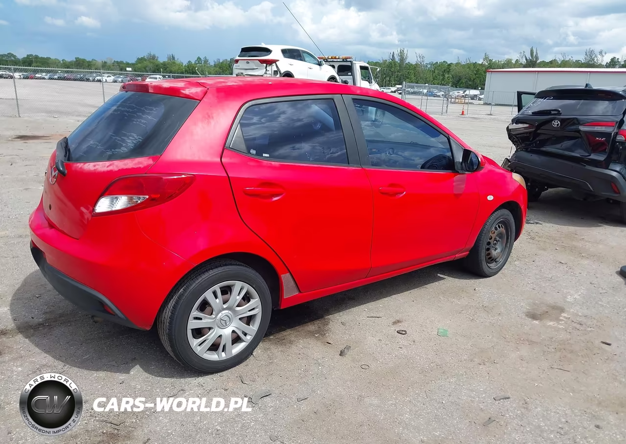 2013 Mazda Mazda2 Sport VIN:JM1DE1KY4D0170668 - 4