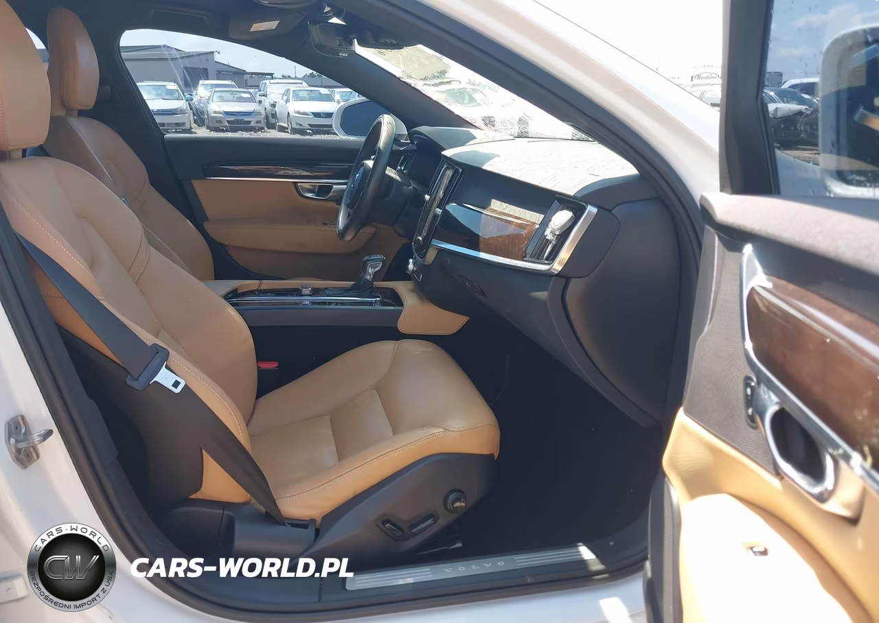 2019 Volvo S90 T5 Momentum VIN:LVY102AK2KP106579 - 5