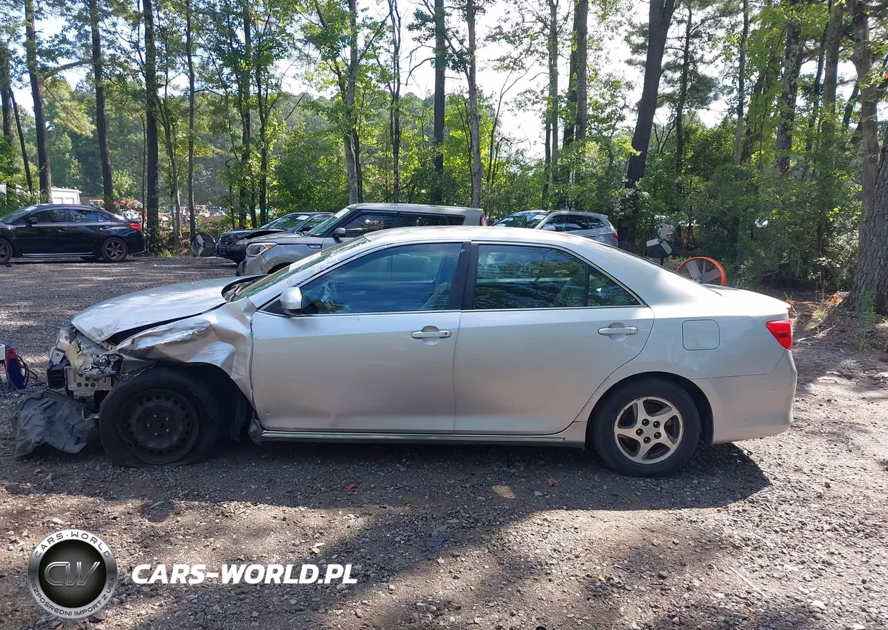 2014 Toyota Camry Le VIN:4T1BF1FK4EU313389 - 14
