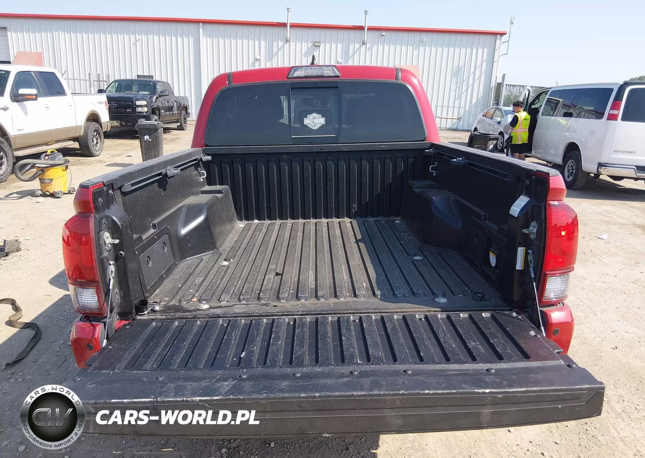 2018 Toyota Tacoma VIN:3TMCZ5AN1JM171882 - 17