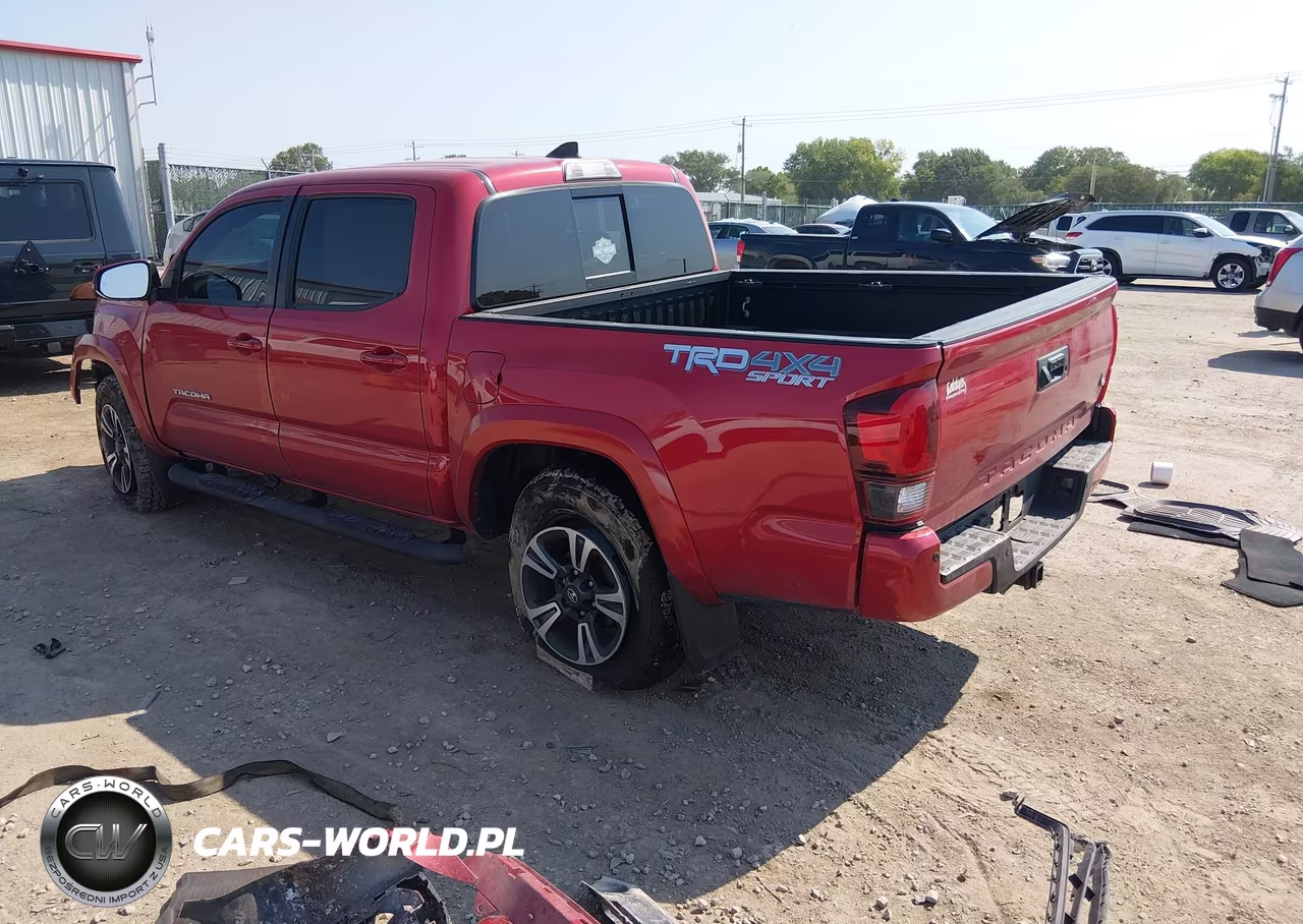 2018 Toyota Tacoma VIN:3TMCZ5AN1JM171882 - 3