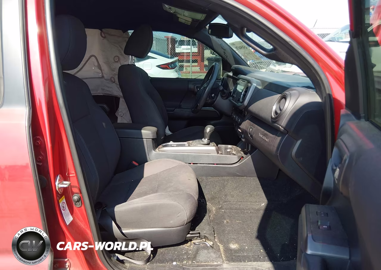 2018 Toyota Tacoma VIN:3TMCZ5AN1JM171882 - 5