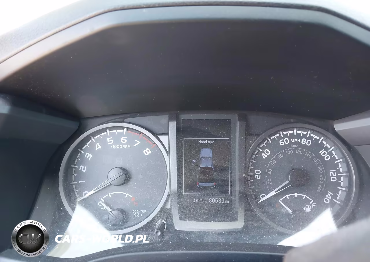 2018 Toyota Tacoma VIN:3TMCZ5AN1JM171882 - 7