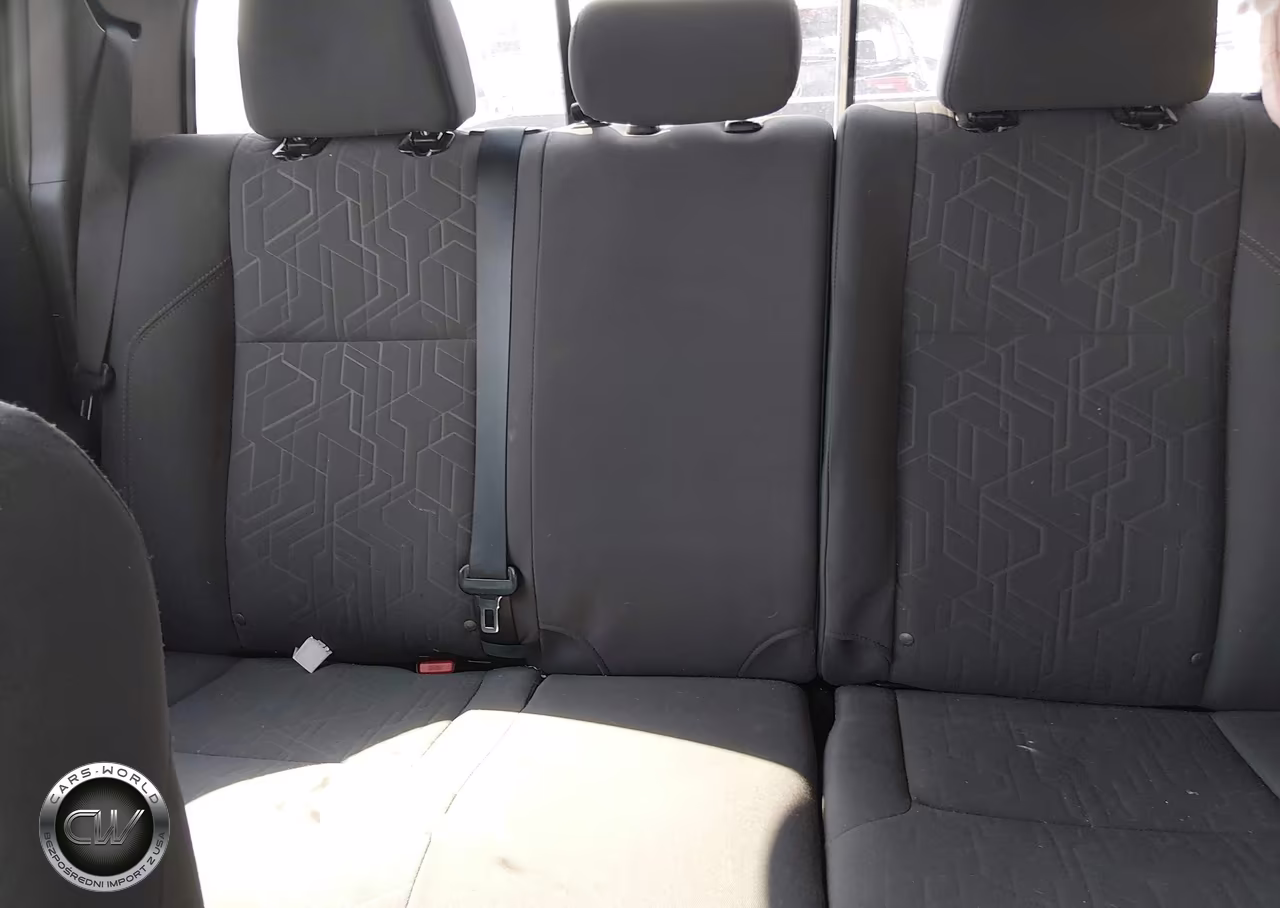 2018 Toyota Tacoma VIN:3TMCZ5AN1JM171882 - 8