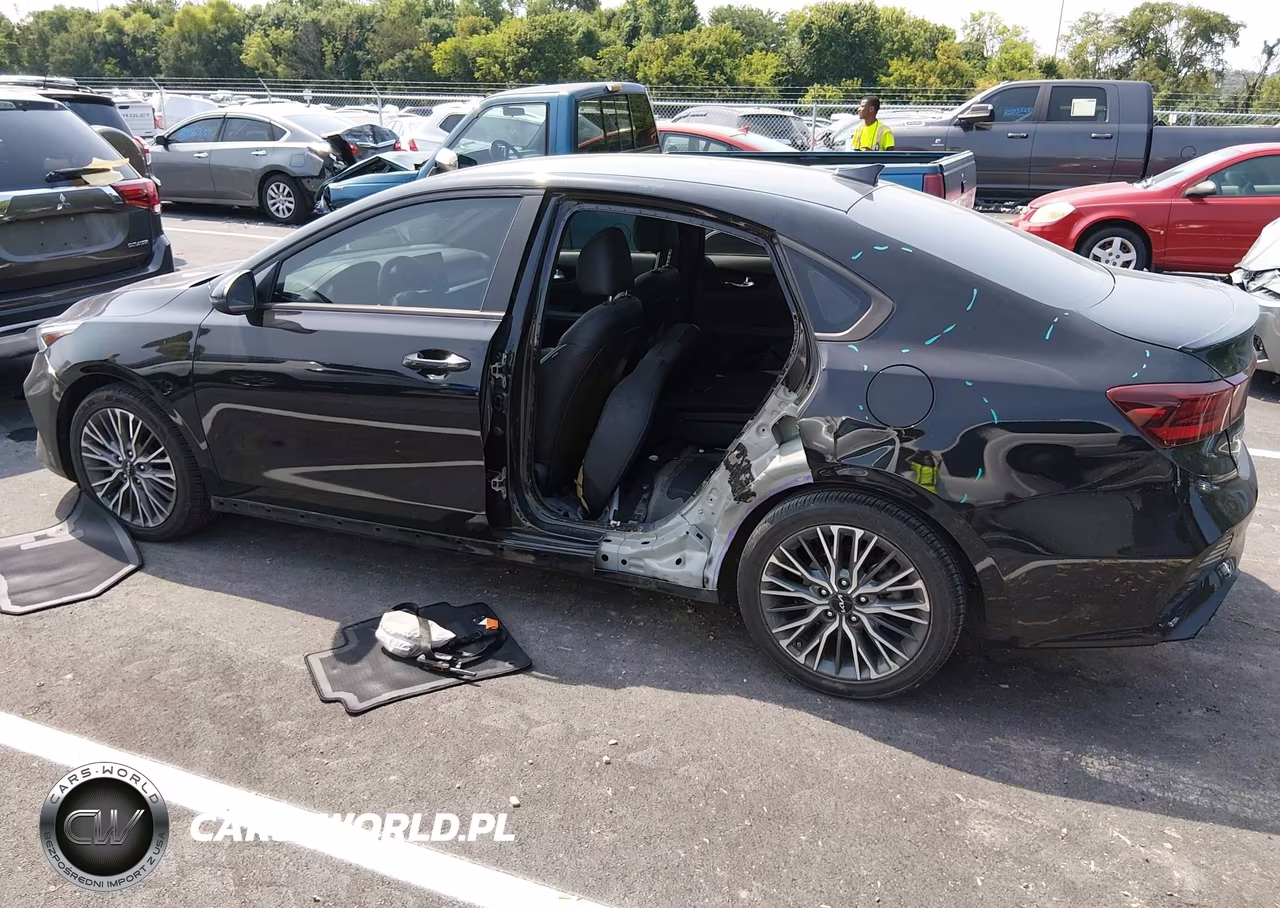 2023 Kia Forte Gt-Line VIN:3KPF54AD0PE578590 - 15