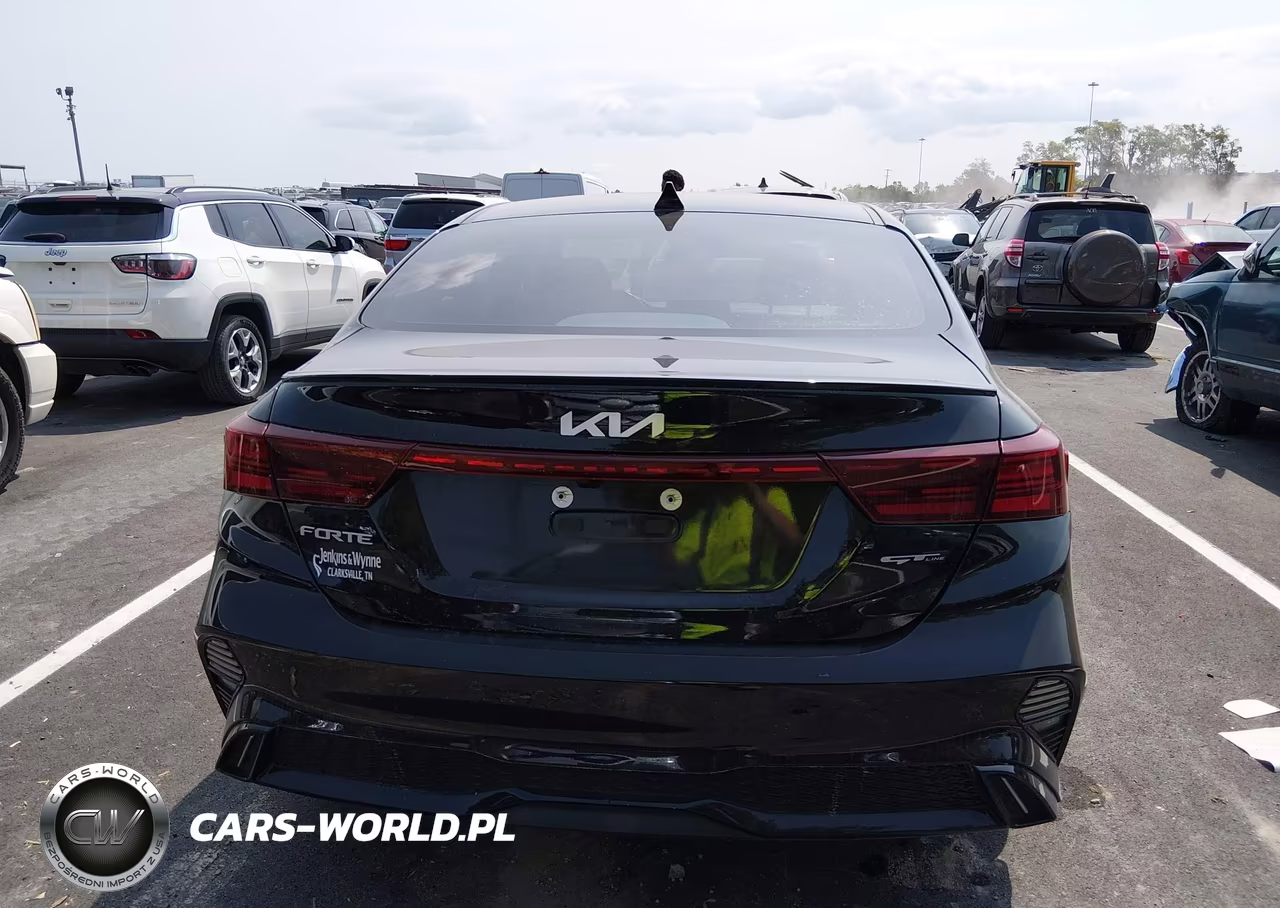 2023 Kia Forte Gt-Line VIN:3KPF54AD0PE578590 - 17