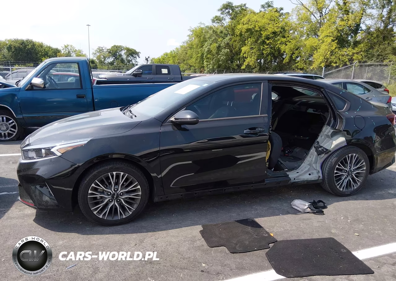2023 Kia Forte Gt-Line VIN:3KPF54AD0PE578590 - 6