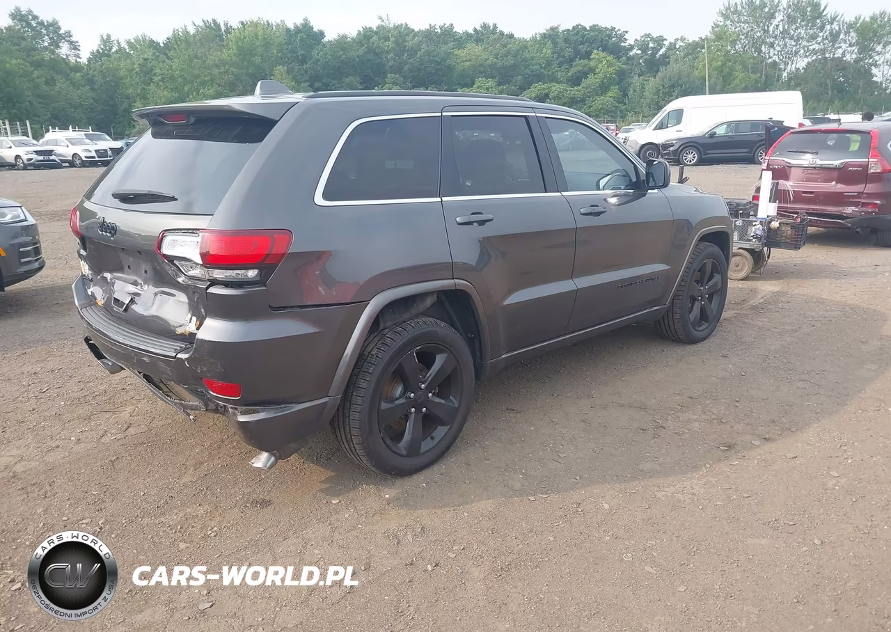 2015 Jeep Grand Cherokee Altitude VIN:1C4RJFAG7FC195931 - 4