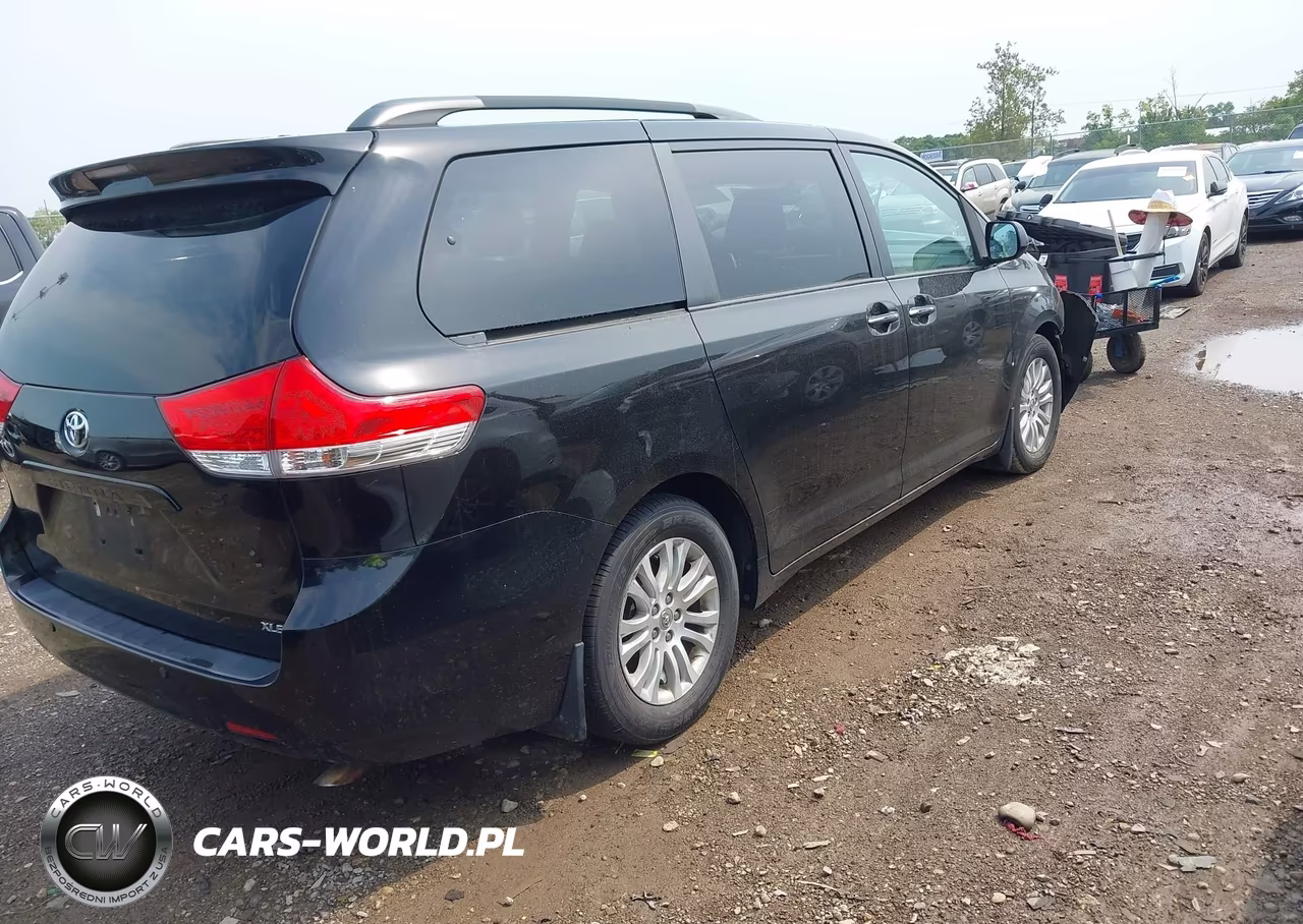 2013 Toyota Sienna Xle V6 8 Passenger VIN:5TDYK3DCXDS391194 - 4