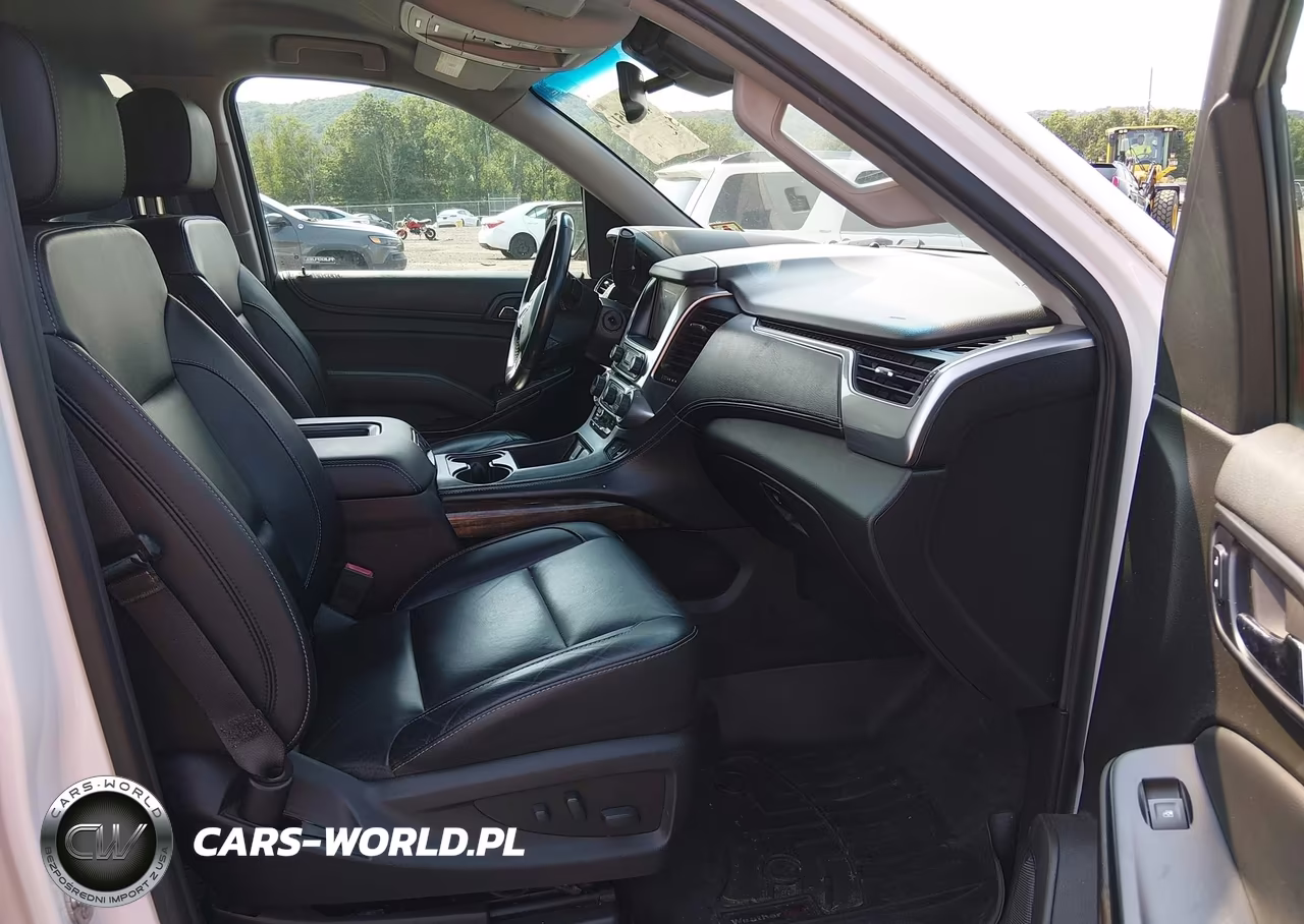 2018 Chevrolet Suburban Lt VIN:1GNSKHKC7JR244192 - 5