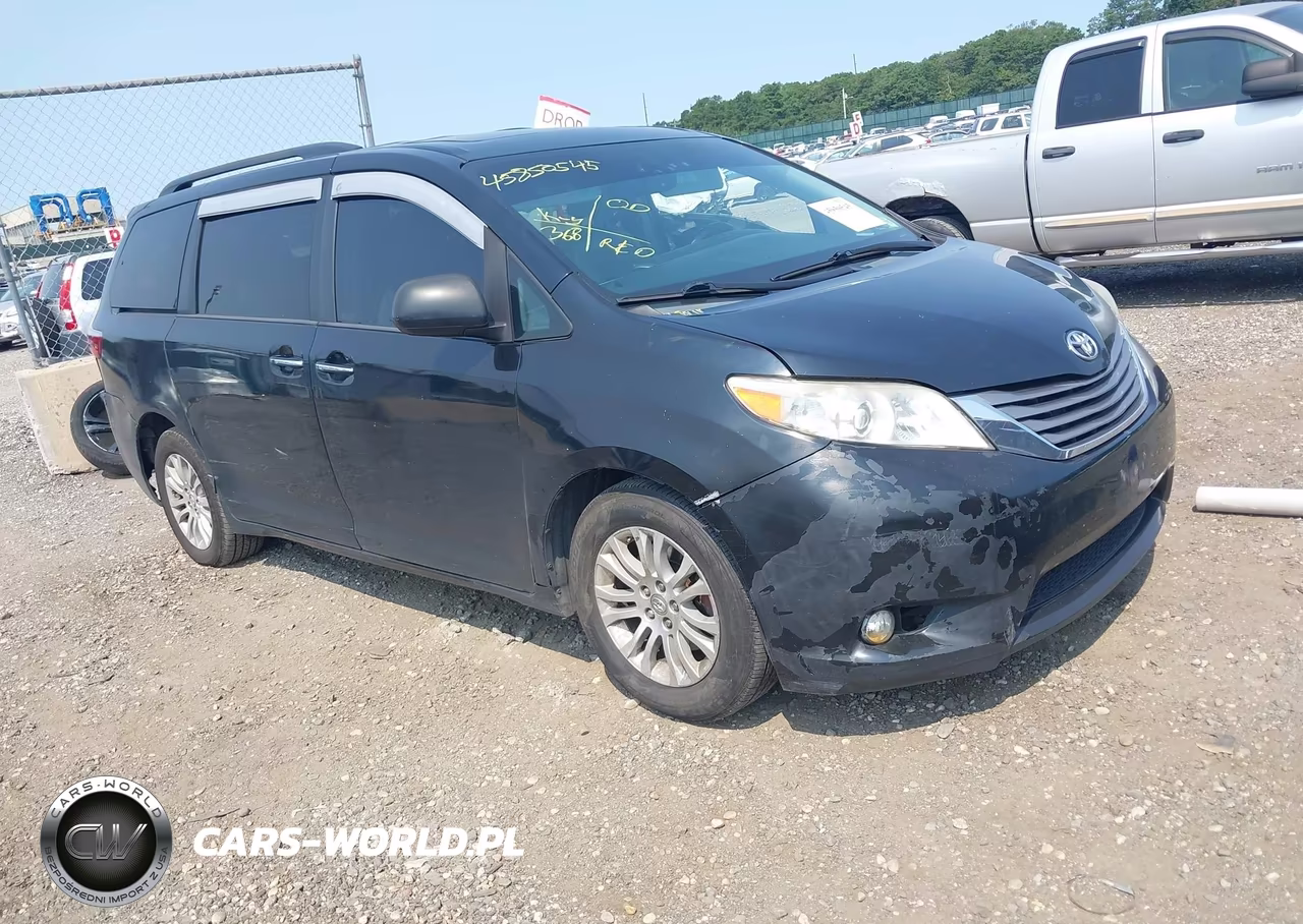 2016 Toyota Sienna Xle 8 Passenger – zdjęcie 1 z 17