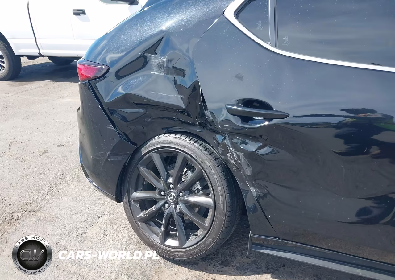 2019 Mazda Mazda3 Premium Package VIN:JM1BPANM5K1138622 - 6