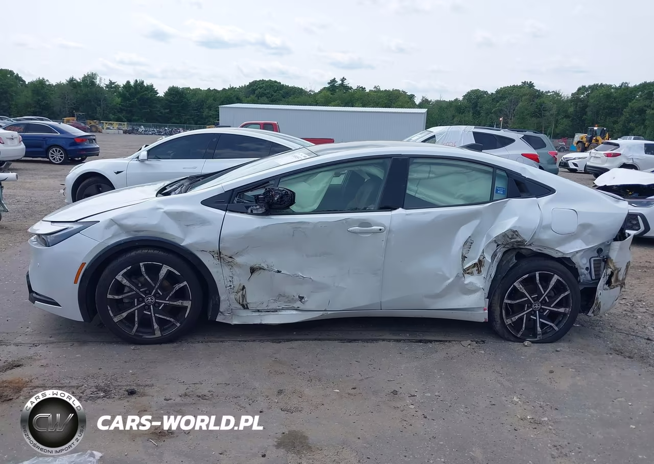 2024 Toyota Prius Prime Xse VIN:JTDACACUXR3018890 - 14