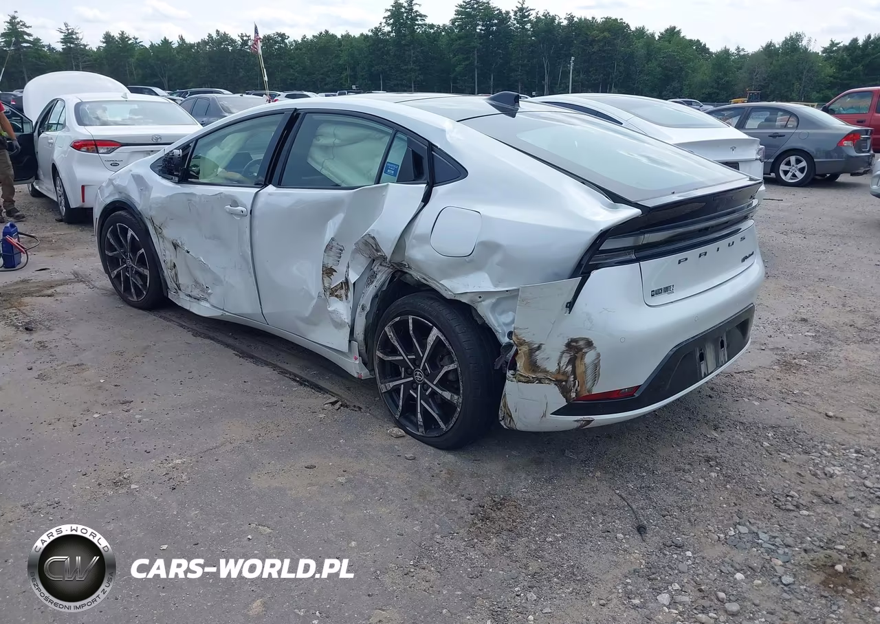 2024 Toyota Prius Prime Xse VIN:JTDACACUXR3018890 - 3