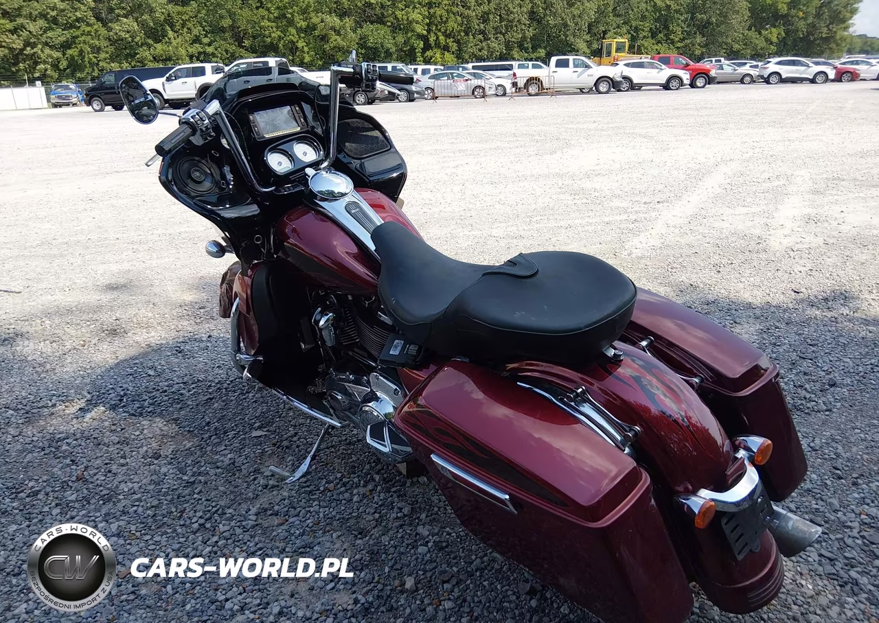 2017 Harley-Davidson Fltrxs Road Glide Special VIN:1HD1KTC11HB641399 - 3