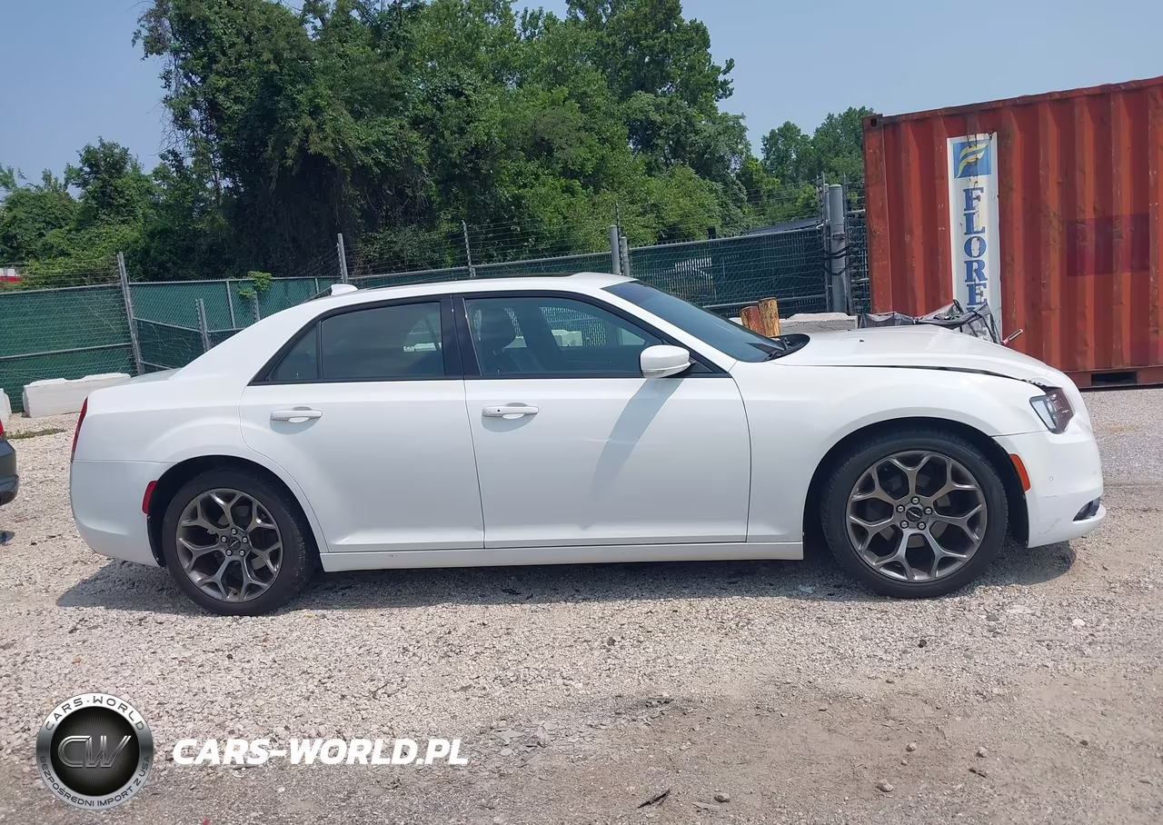 2016 Chrysler 300 300S VIN:2C3CCABG1GH147930 - 13