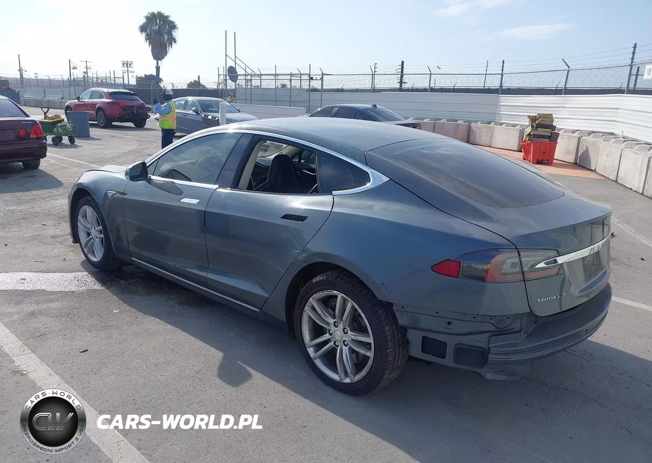 2013 Tesla Model S VIN:5YJSA1CG1DFP27255 - 3