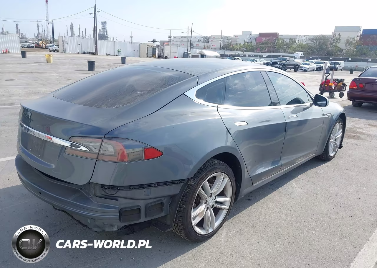 2013 Tesla Model S VIN:5YJSA1CG1DFP27255 - 4