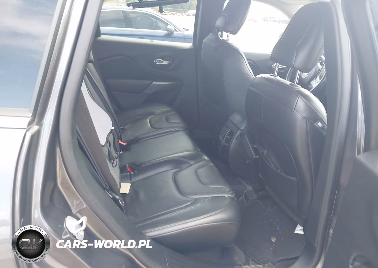 2019 Jeep Cherokee Limited 4X4 VIN:1C4PJMDX6KD359598 - 8