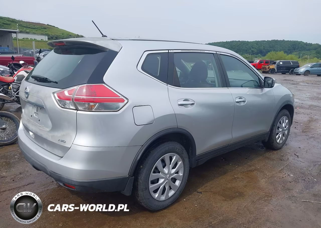 2015 Nissan Rogue S VIN:KNMAT2MV0FP518218 - 4