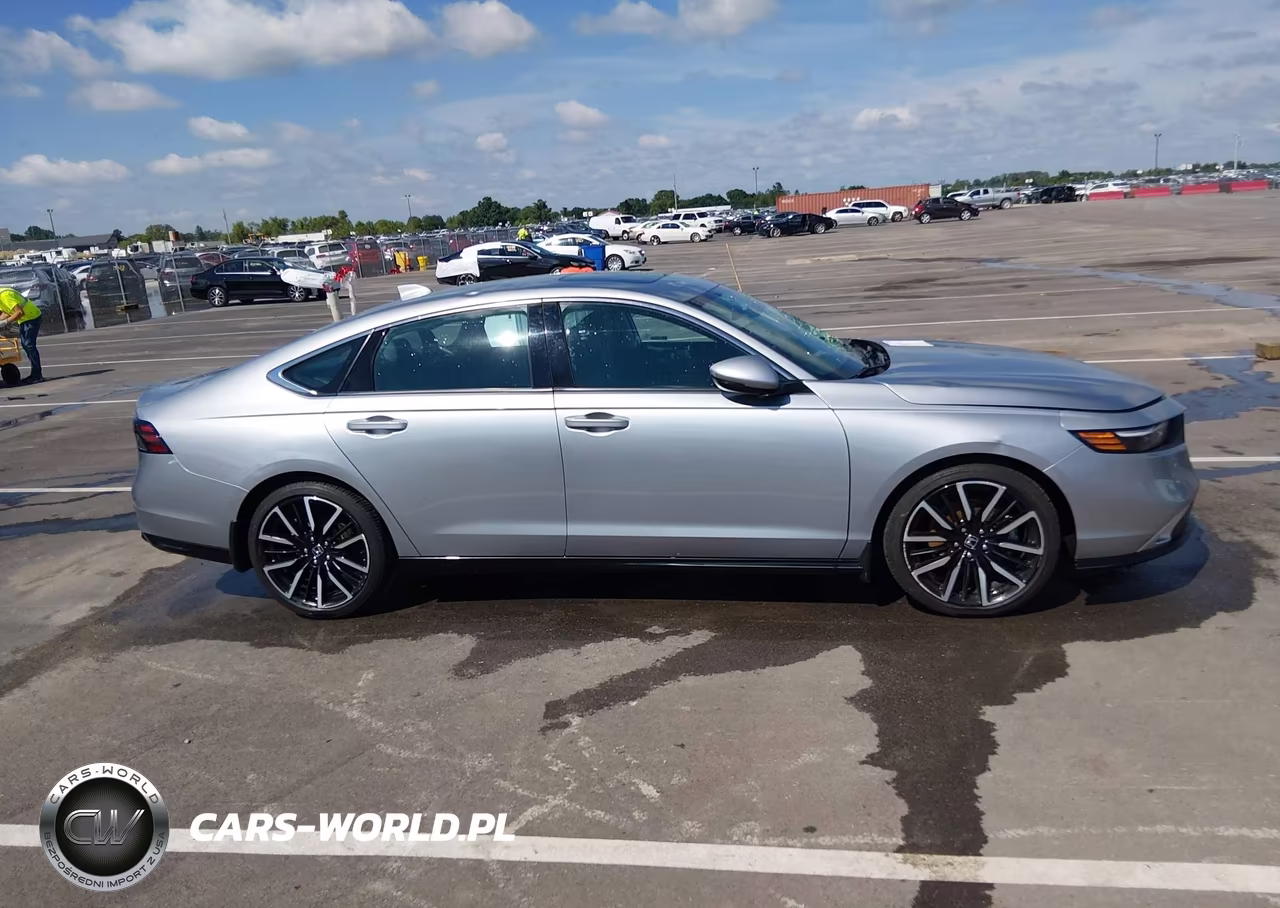 2023 Honda Accord Hybrid Touring VIN:1HGCY2F82PA004734 - 13