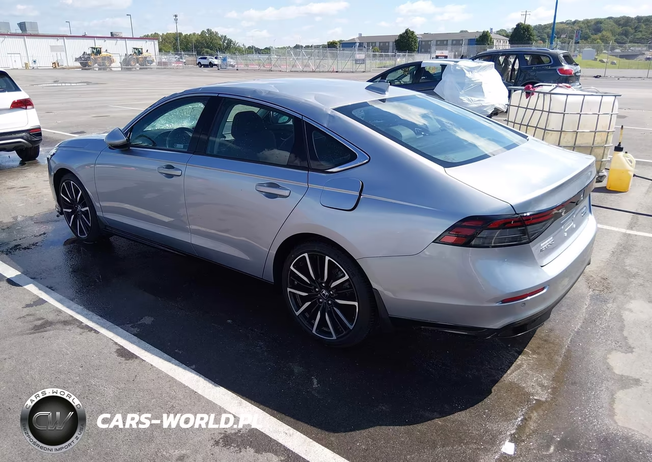 2023 Honda Accord Hybrid Touring VIN:1HGCY2F82PA004734 - 3