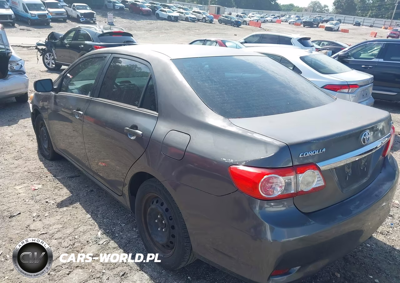 2013 Toyota Corolla Le VIN:5YFBU4EEXDP127147 - 3