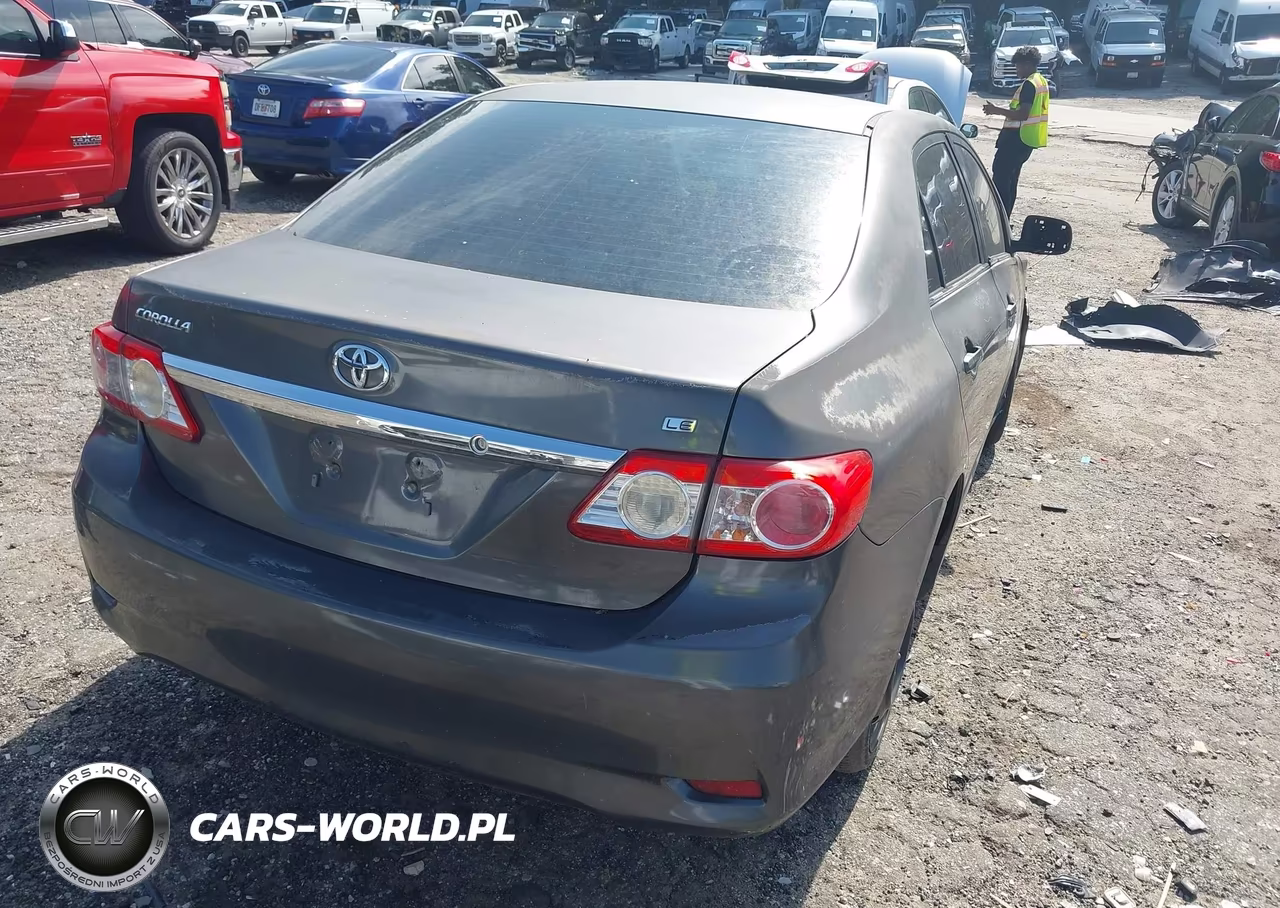 2013 Toyota Corolla Le VIN:5YFBU4EEXDP127147 - 4