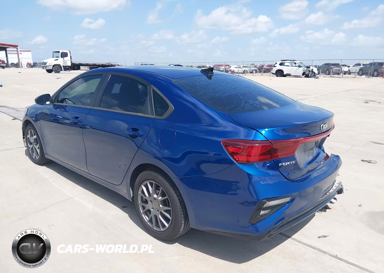 2021 Kia Forte Lxs VIN:3KPF24AD8ME364046 - 3