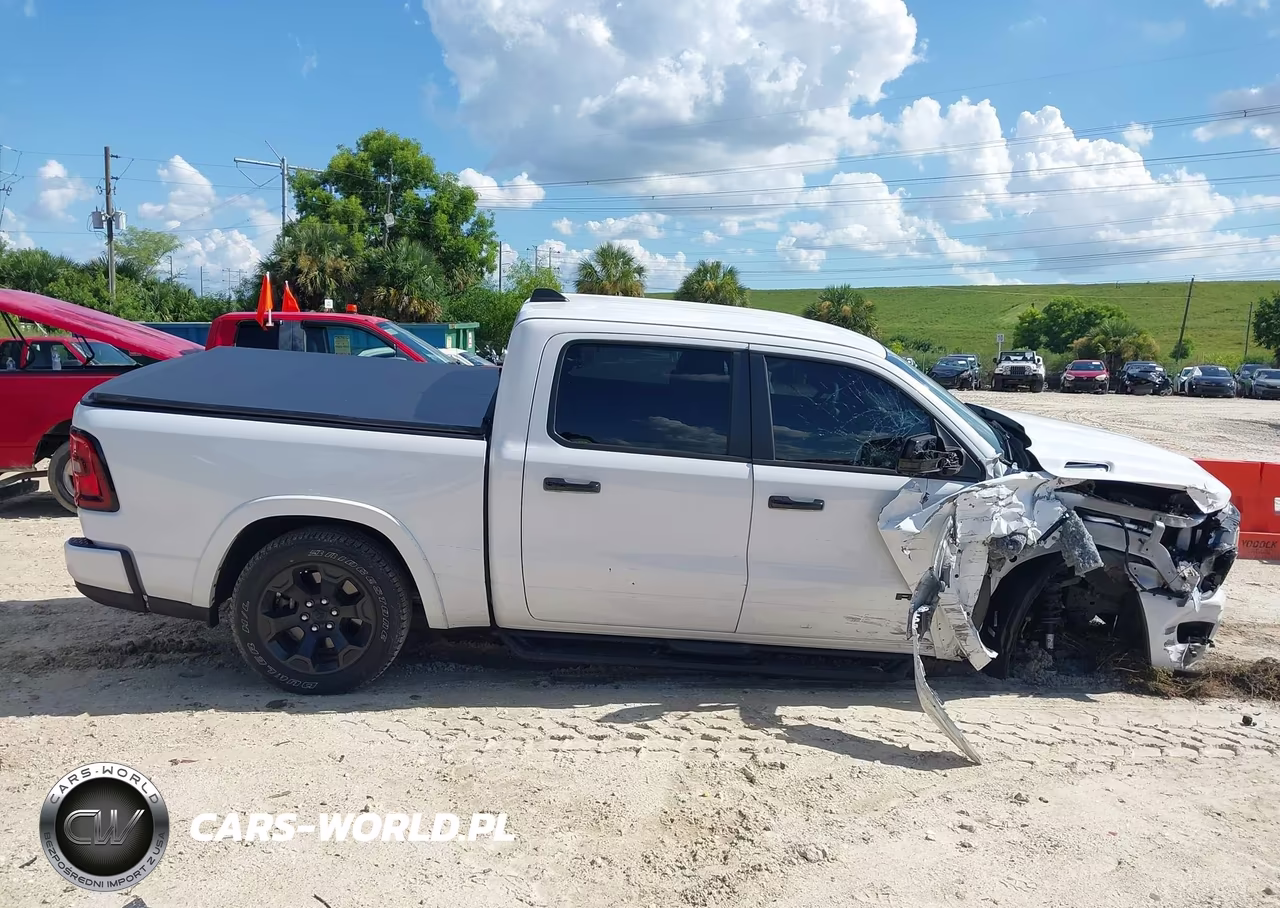 2025 Ram 1500 Big Horn 4X4 5'7 Box VIN:1C6SRFFP3SN529655 - 13