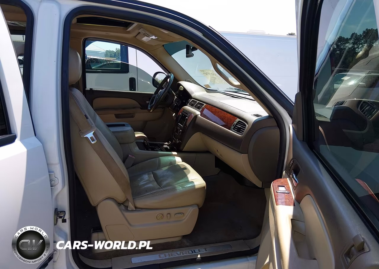 2010 Chevrolet Tahoe Ltz VIN:1GNUKCE06AR226215 - 5