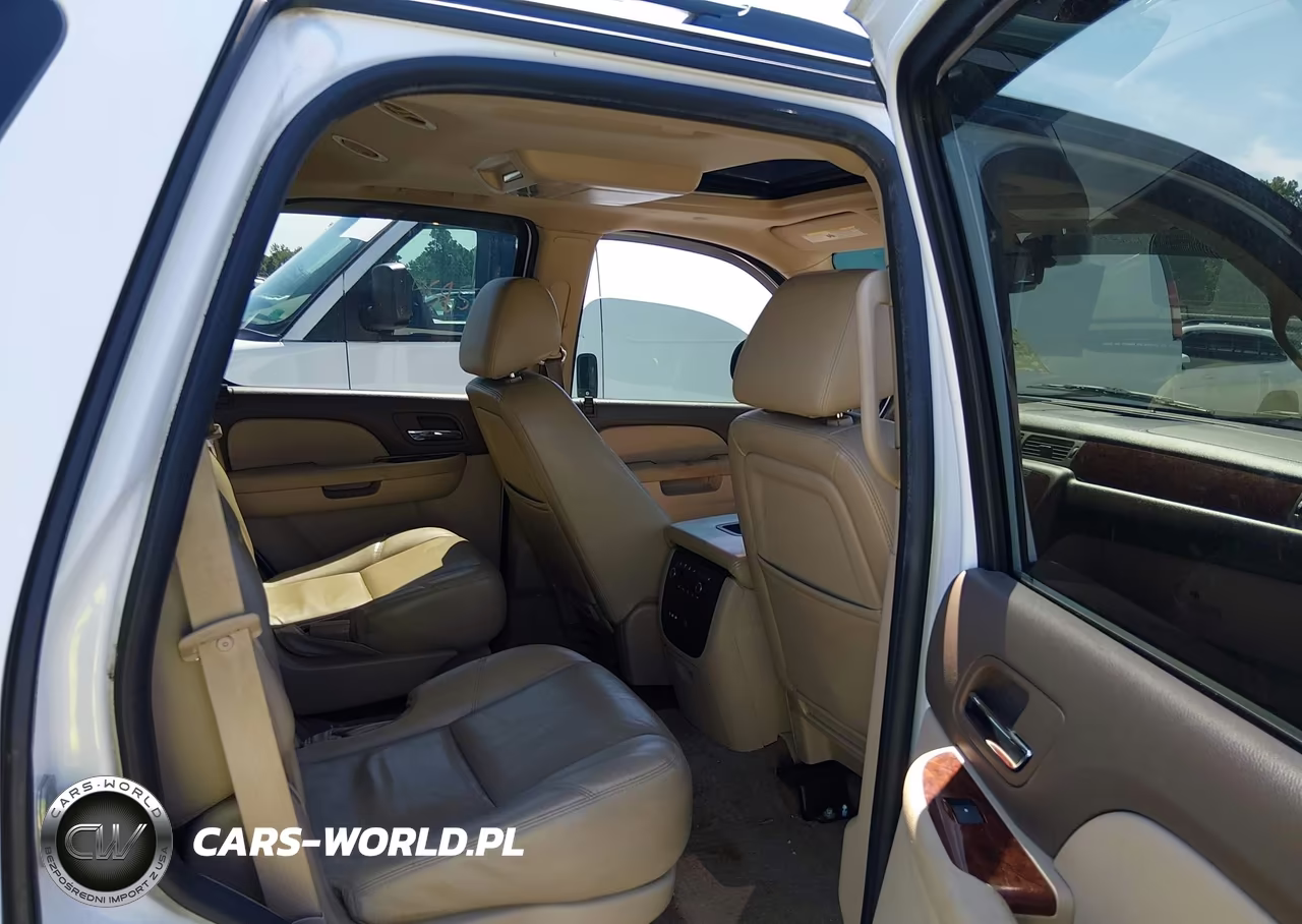 2010 Chevrolet Tahoe Ltz VIN:1GNUKCE06AR226215 - 8