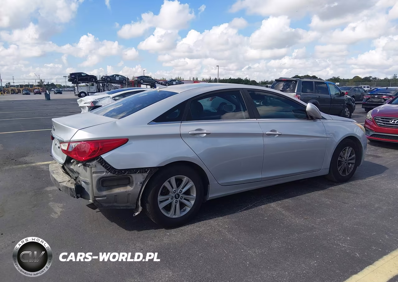 2012 Hyundai Sonata Gls VIN:5NPEB4AC6CH393770 - 4
