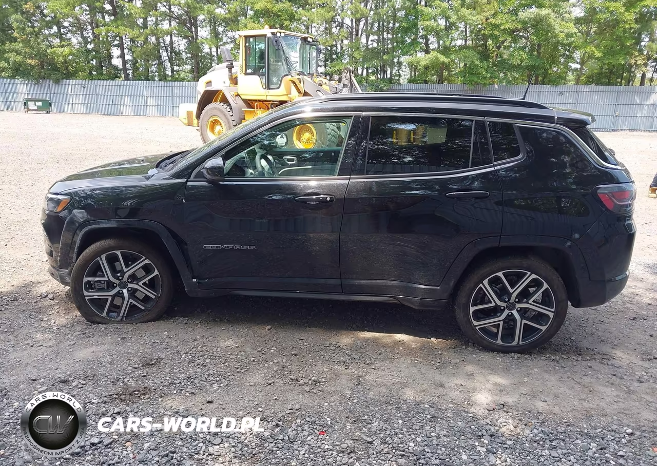 2025 Jeep Compass Limited 4X4 VIN:3C4NJDCN3ST607694 - 14