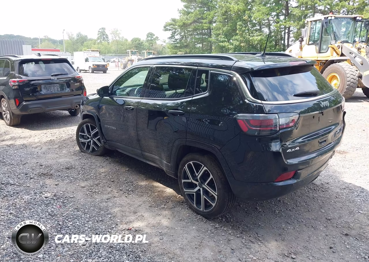 2025 Jeep Compass Limited 4X4 VIN:3C4NJDCN3ST607694 - 3