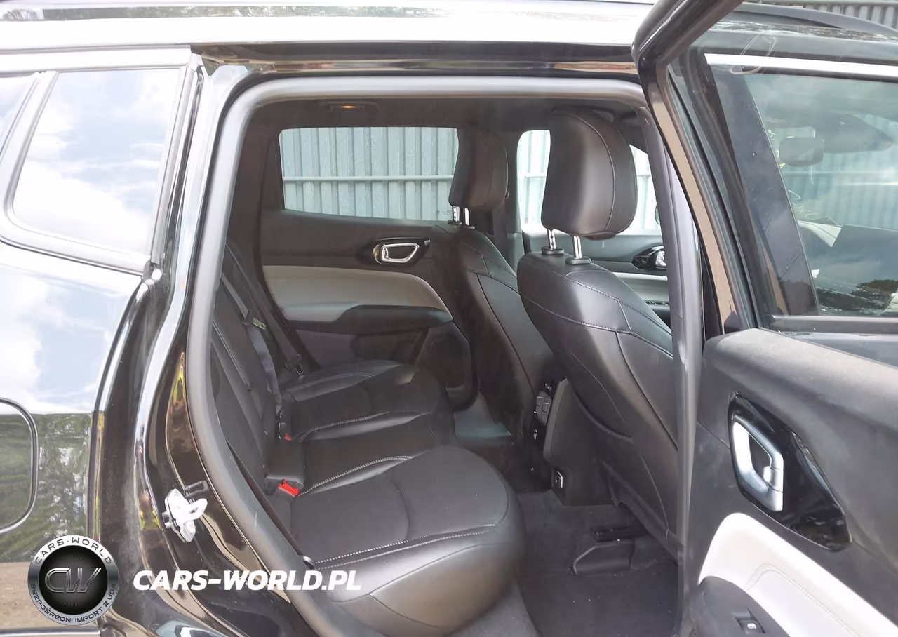 2025 Jeep Compass Limited 4X4 VIN:3C4NJDCN3ST607694 - 8