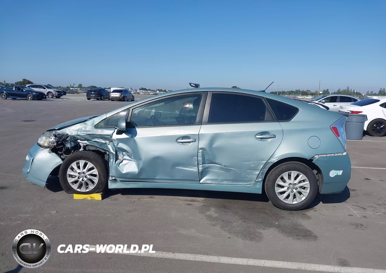 2014 Toyota Prius Plug-In VIN:JTDKN3DP4E3052692 - 14