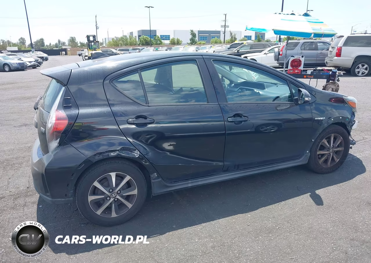2018 Toyota Prius C Four VIN:JTDKDTB32J1605266 - 14