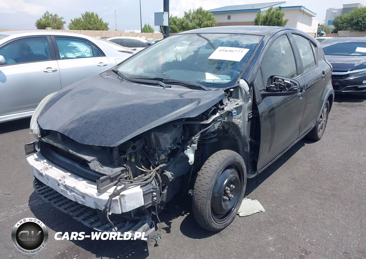 2018 Toyota Prius C Four VIN:JTDKDTB32J1605266 - 2