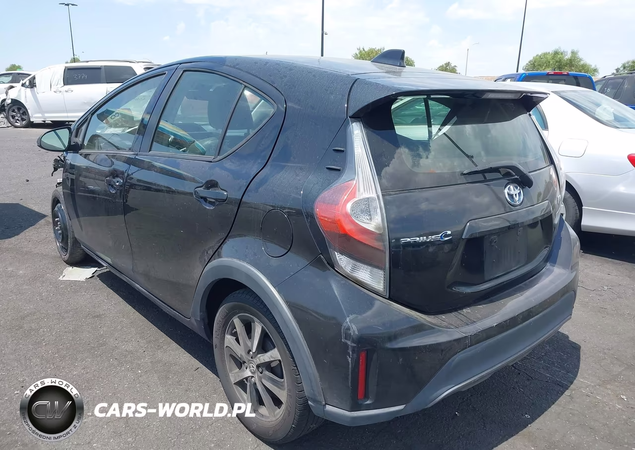 2018 Toyota Prius C Four VIN:JTDKDTB32J1605266 - 3