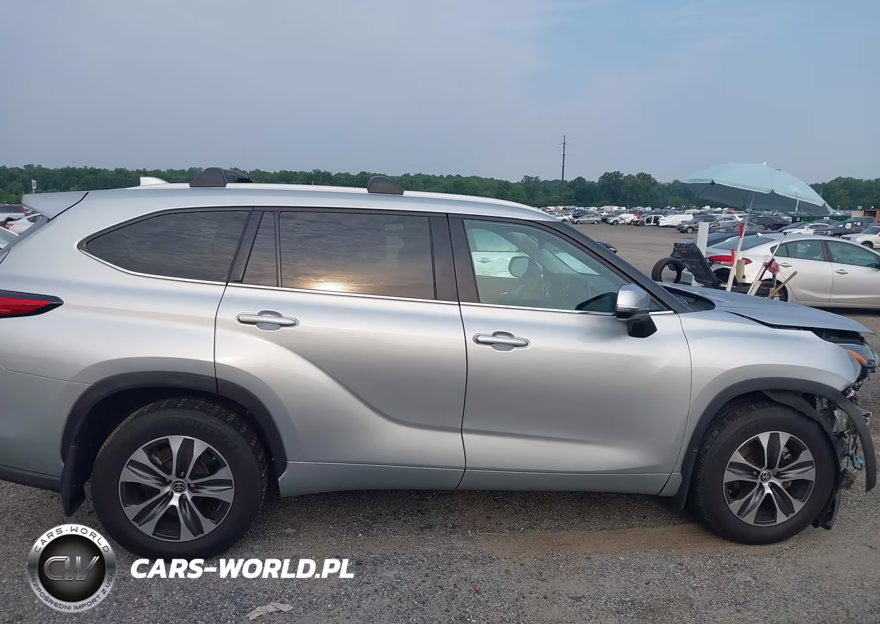 2022 Toyota Highlander Xle VIN:5TDGZRBHXNS565940 - 14