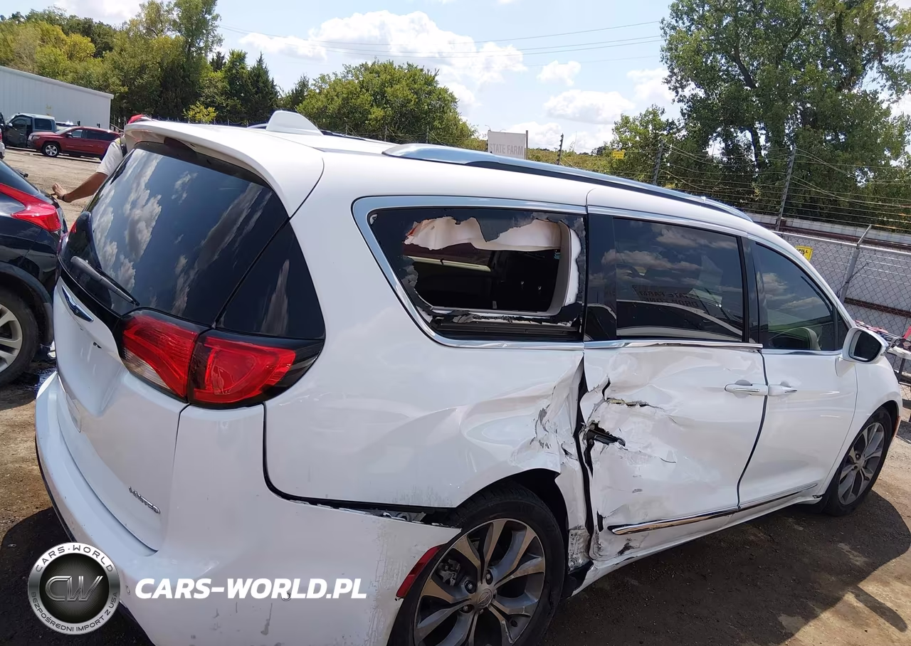 2020 Chrysler Pacifica Limited VIN:2C4RC1GG2LR126281 - 13