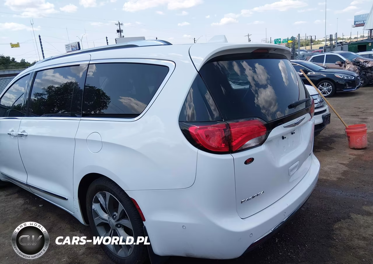 2020 Chrysler Pacifica Limited VIN:2C4RC1GG2LR126281 - 3