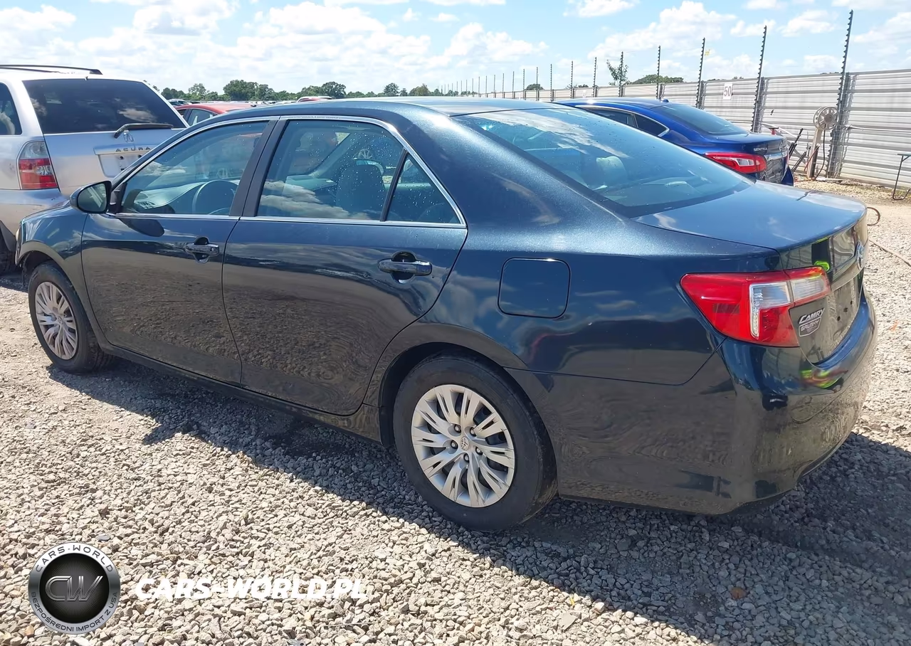 2014 Toyota Camry L VIN:4T1BF1FK0EU852866 - 3