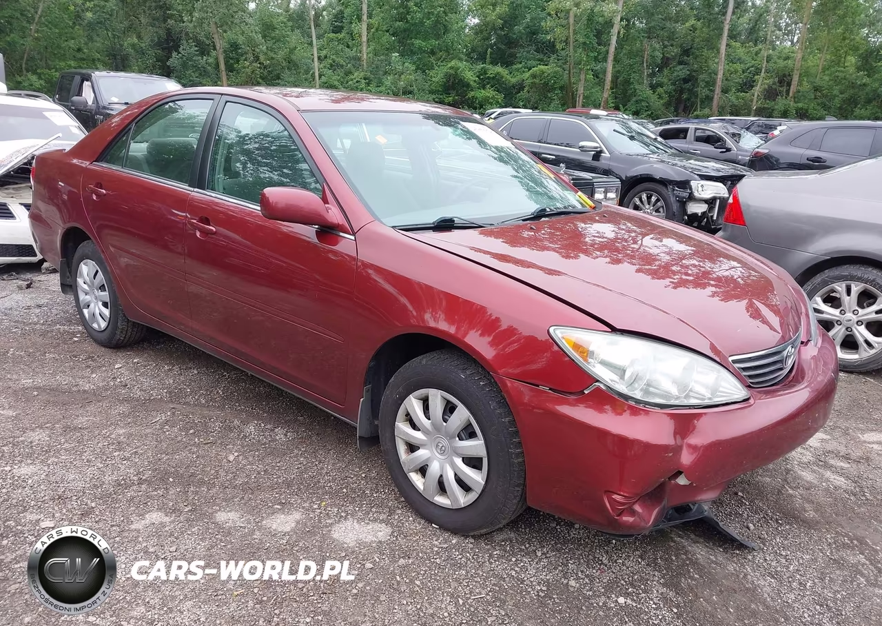 2005 Toyota Camry Le – zdjęcie 1 z 16