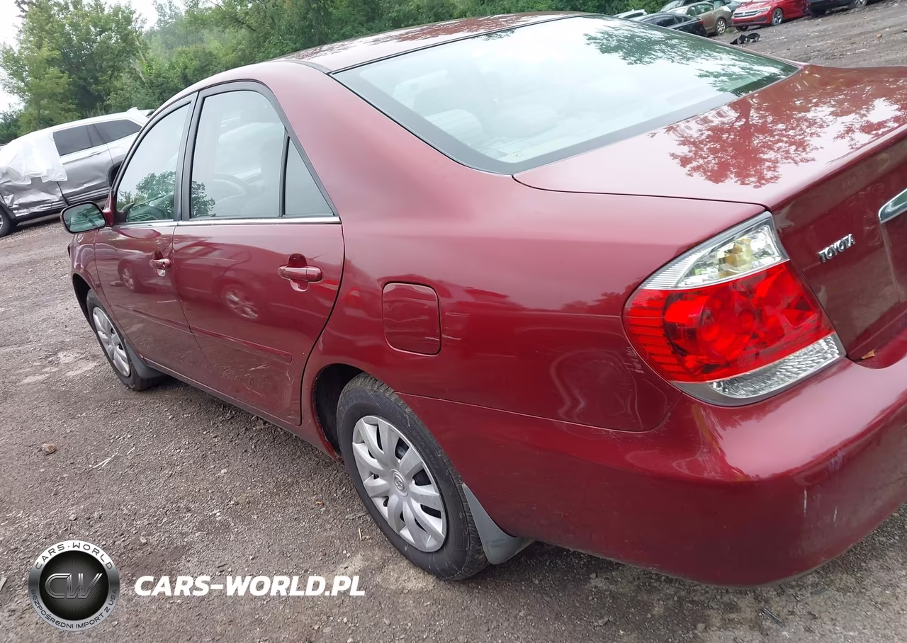 2005 Toyota Camry Le VIN:4T1BE32KX5U012954 - 14